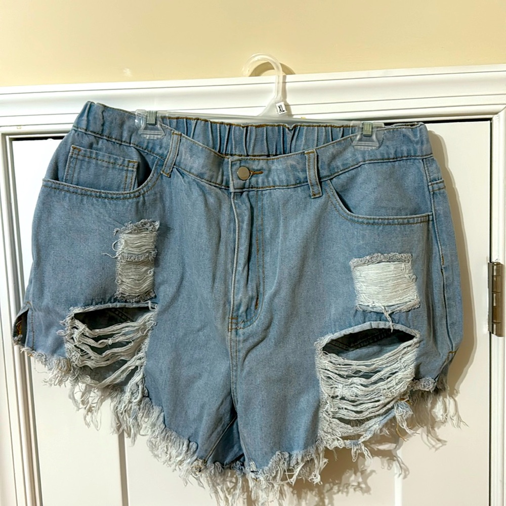 SHEIN shorts 2XL run small